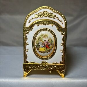 Taj Importing Co Japan White & Gold Enamel Metal Musical Jewelry Box Retail 200$